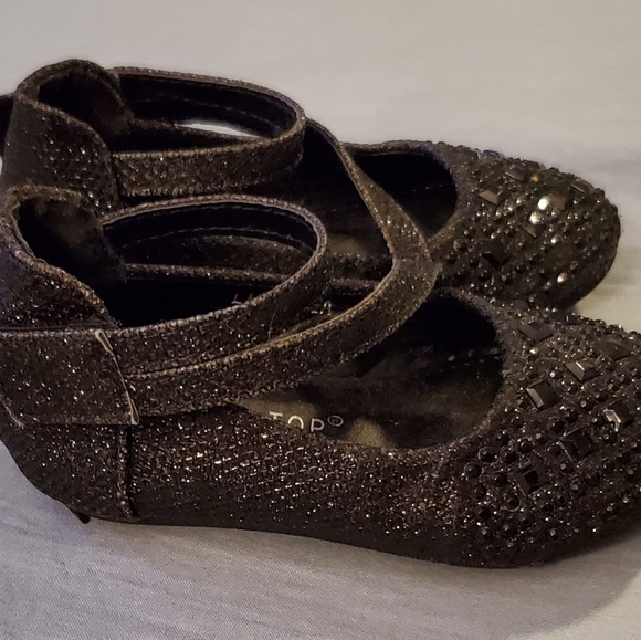 Lucky Top Rhinestone Shoes - Picture 2 of 5